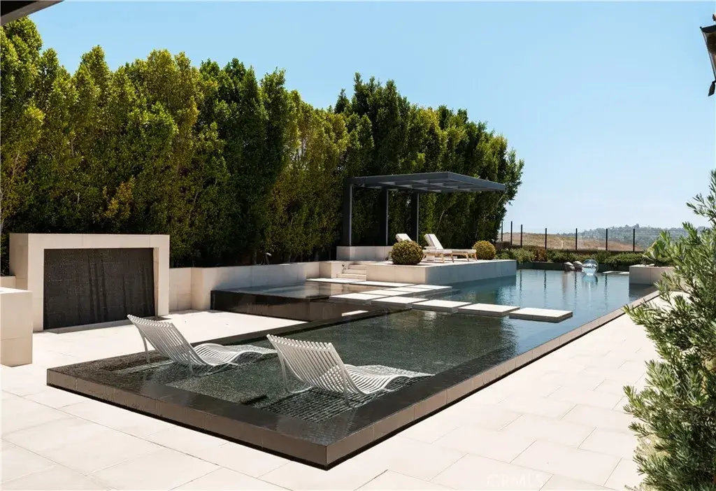pool